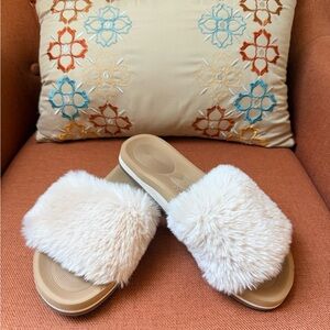 Cozy Cream Faux Fur Slippers
